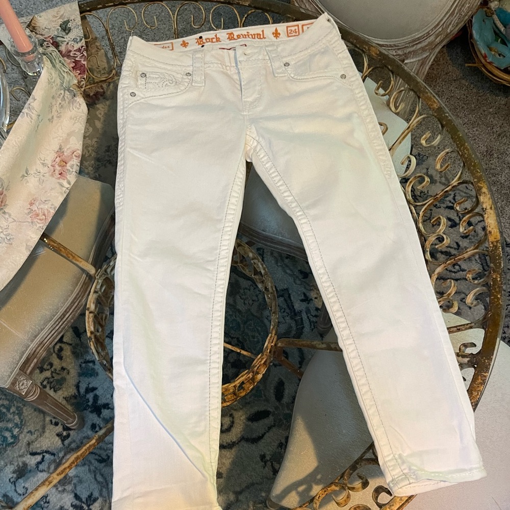 Gorgeous Rock Revival White Jeans Sundee